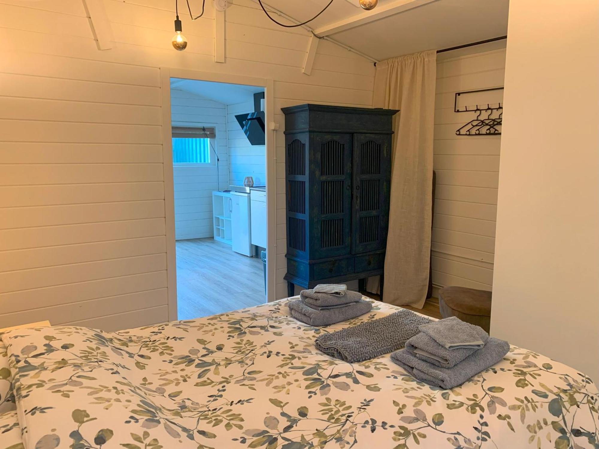 Tiny House Tussen De Grachten Sneek Exterior foto